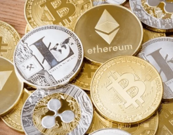 بيتكوين وإيثيريوم ترتفعان في السوق